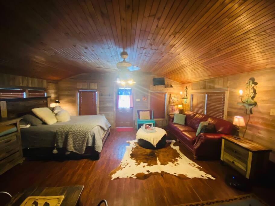 8Th St. Cowboy Haus I Biker Friendly I River Bandera Exteriör bild