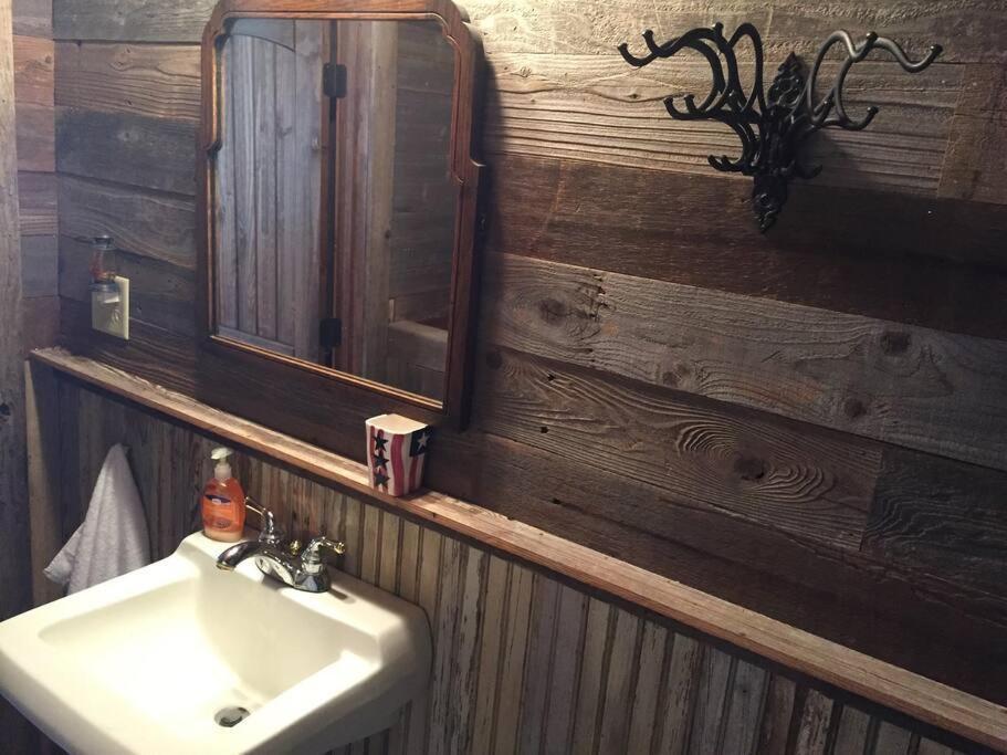 8Th St. Cowboy Haus I Biker Friendly I River Bandera Exteriör bild